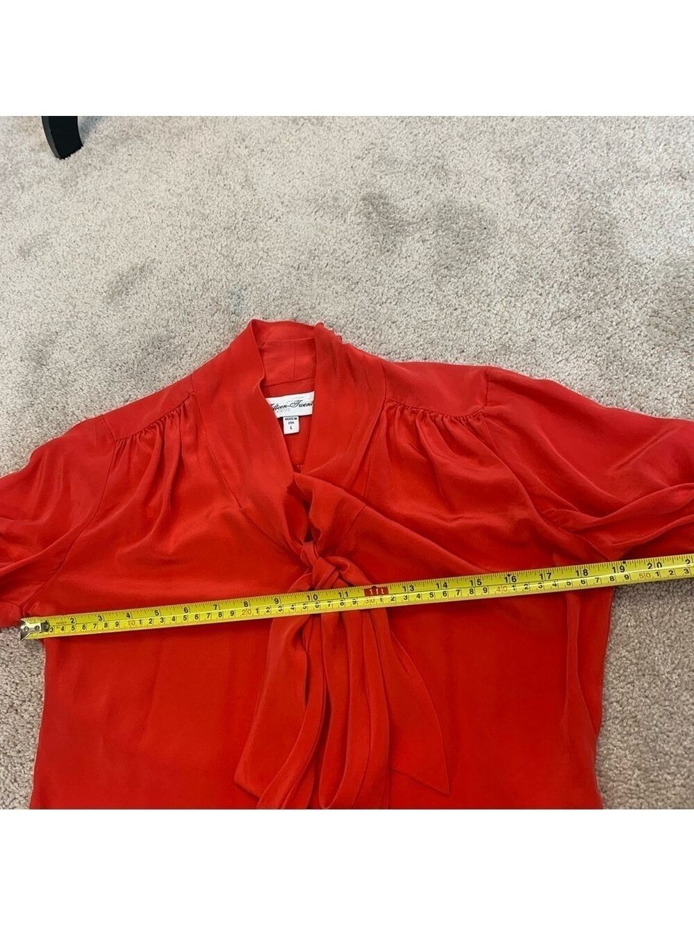 Fifteen Twenty blood orange red tie neck 100% silk blouse Sz L - Picture 10 of 11
